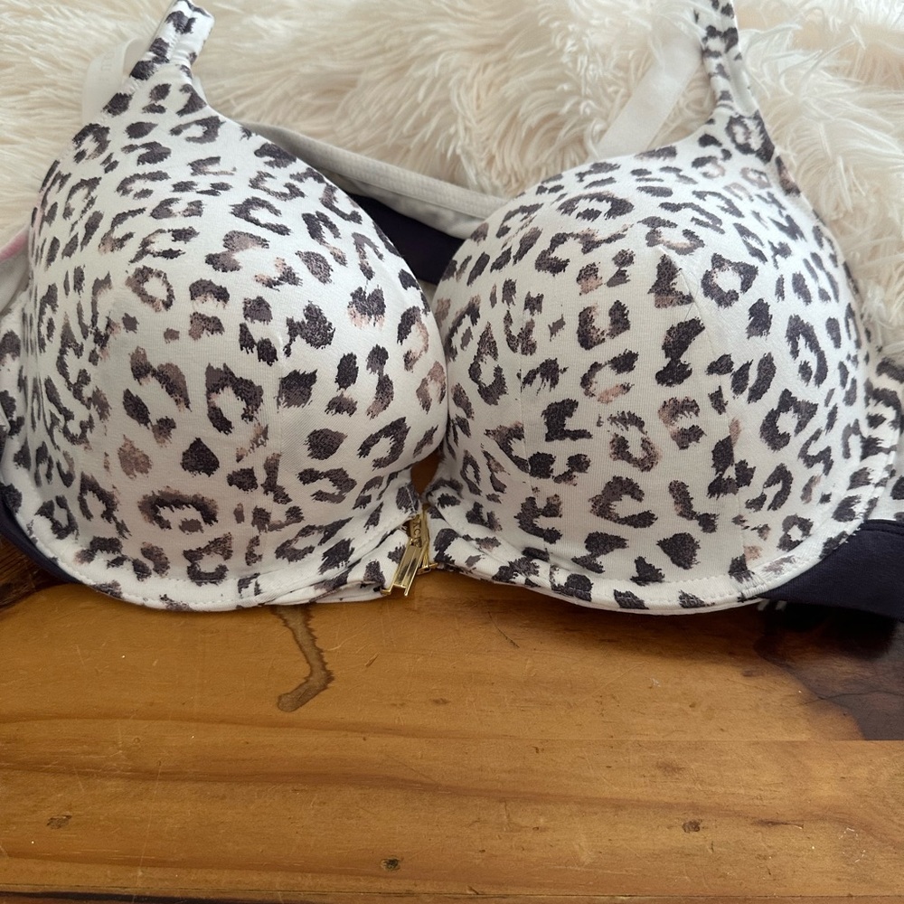 Cacique White and Purple Leopard Print Bra